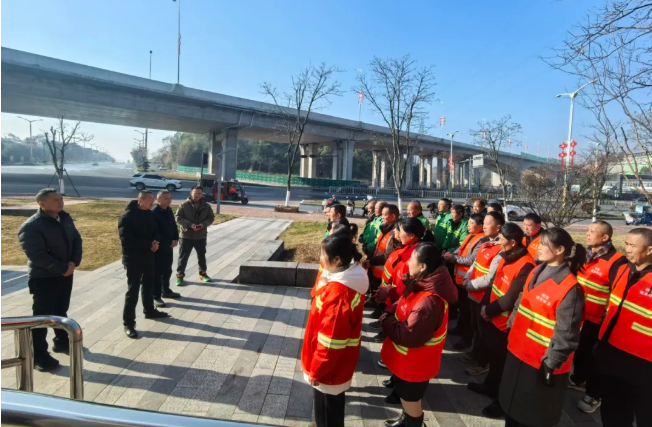 王輝德、余良光分別走訪(fǎng)慰問(wèn)一線(xiàn)干部職工并檢查安全生產(chǎn)工作